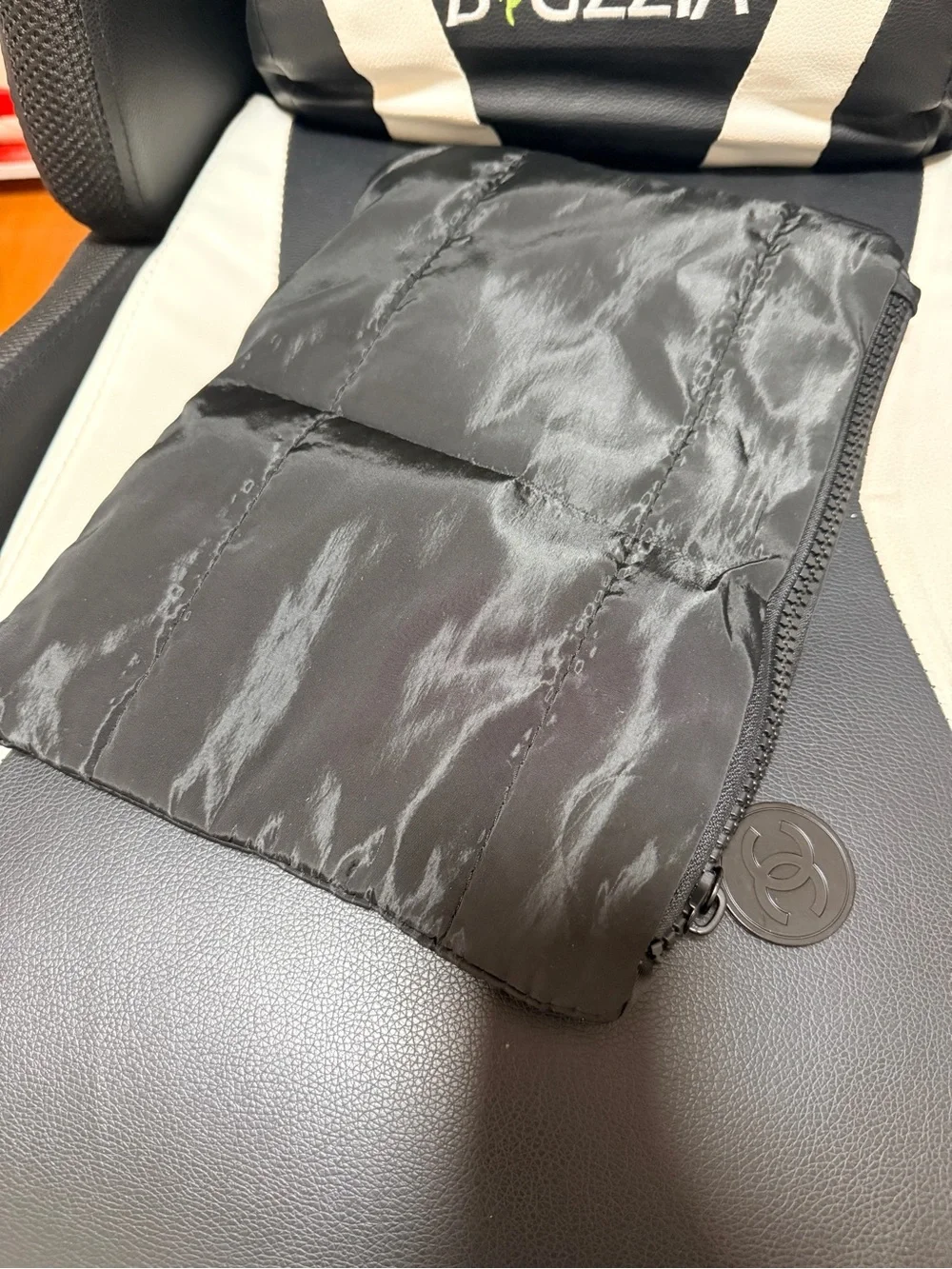 Black Quilted Nylon Pouch - Classic Logo Zip